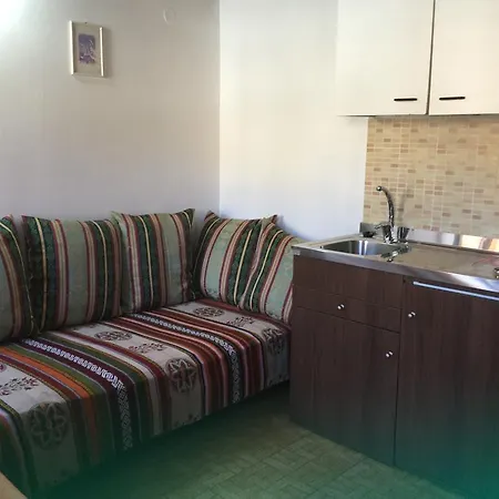 Hotel apartamentowy Captain's Simi