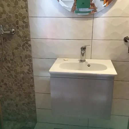 Captain's Apartmanhotel Szími