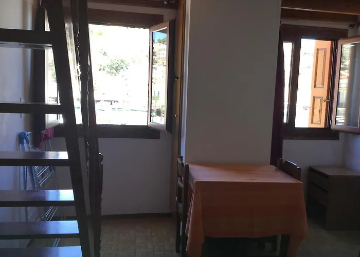 Captain's Lejlighedshotel Simi